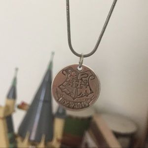 Hogwarts Harry Potter necklace pendant